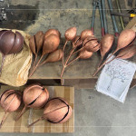 每件藝術品的生成誕生，都凝聚了藝術家的投射與想像，將圖紙化為立體的過程，是藝術實踐的起點，也象徵創(chuàng)作的旅程開始。