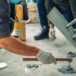 藝術(shù)家與職人們透過熟練地手法技巧，將藝術(shù)品一一固定屬於它們的家。