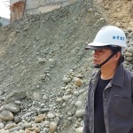 2021年春分之際，藝術(shù)家-王忠龍前往築願景基地尋找創(chuàng)作的原石。