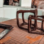 藝術(shù)品雛型如孩童般，在藝術(shù)家的拉拔、養(yǎng)育下，經(jīng)歷過成長、蛻變，一步一步將腦海中的藍圖實現(xiàn)成真。