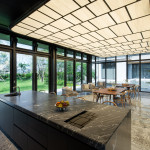 交誼廳-以建築本體為背景