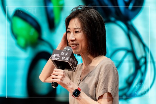 來自風(fēng)潮音樂的自然音樂製作人 ＃吳金黛，她參與製作的專輯曾獲12座金曲獎(jiǎng)肯定，甚至兩度入圍美國(guó)葛萊美獎(jiǎng)，引領(lǐng)臺(tái)灣「聆聽大自然聲音」的熱潮，致力於傳統(tǒng)音樂的保存與活化。