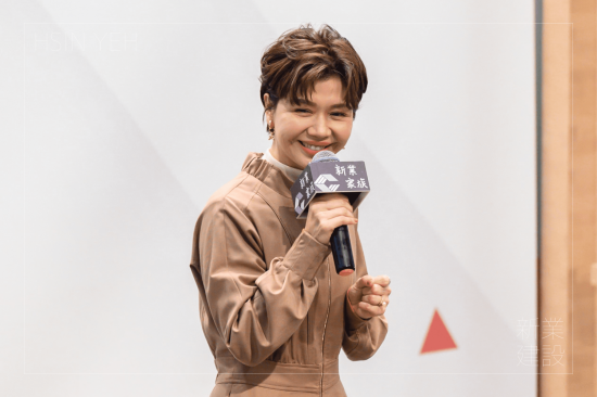 金鐘視后 - 于子育 
人生就是不斷的歸零再歸零，子育的經(jīng)歷分享，要讓在座的大家學(xué)習(xí)面對失敗、
接受等待、抓住機(jī)會！