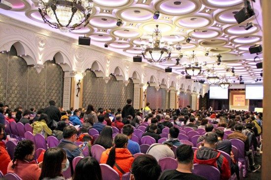 2月8日元宵節(jié)，新業(yè)宜家首次區(qū)權(quán)會(huì)，「讓彼此生活更完善」的意義上，全體住戶(hù)、新業(yè)客服團(tuán)隊(duì)及建築工務(wù)同仁，我們一同團(tuán)圓、相聚於此。
