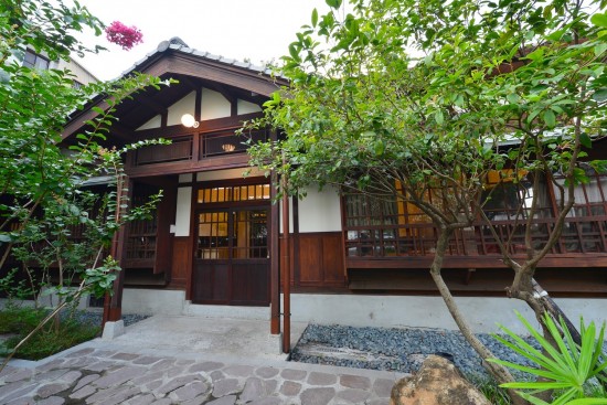 今年走春，不妨來臺中文學(xué)館走一遭。細(xì)聽蟲鳴鳥叫及綠意圍繞，讓文學(xué)給我們一雙想像的翅膀，飛越圍牆到任何想到達(dá)的遠(yuǎn)方。(圖片來源:文化部)