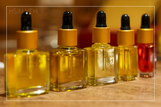 當(dāng)天品嚐異國風(fēng)味的各款油品，德國黑種草籽油、西伯利亞沙棘油、祕(mì)魯印加果油、臺(tái)灣苦茶籽油等，來一場(chǎng)舌尖上的環(huán)油世界。