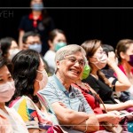 吳金黛以溫柔愜意的演說風(fēng)格，縷縷的閒適感，共度了溫暖人心的午後時(shí)光。