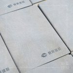 致贈(zèng)溫潤(rùn)的米灰色新業(yè)手札為伴手禮，將聲音轉(zhuǎn)為文字紀(jì)錄，保留住心中被觸動(dòng)的那份情感。