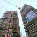 隨著時間的推進(jìn)，新業(yè)大塊藏硯的高度逐步提升，塔吊高聳入雲(yún)，新業(yè)職人團(tuán)隊持續(xù)的努力，期許能順利迎來交屋之期。