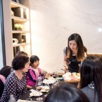 不同品種的乳酪，因?yàn)樗岫?、質(zhì)地差異，也很適合與紅酒、白酒、咖啡一同品嚐，可襯托乳酪獨(dú)特風(fēng)味，彼此在味蕾上取得平衡。