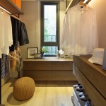 對(duì)生活喜歡井然有序的人來(lái)說(shuō)，更衣室就像管家一樣，上衣下著整齊排列在前，出門「欽點(diǎn)」時(shí)更加優(yōu)雅從容。