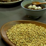 尚未脫穀完成的稻米，保留了天地間賦予的質(zhì)樸與原始香氣。