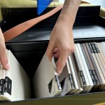 宛如挑選CD般，每一片板材都寫(xiě)入獨(dú)一無(wú)二的生活旋律，在下廚食光中飄盪繞樑。