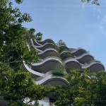 位於單元十二河岸，擁有曲線宜居陽臺與水岸環(huán)境地貌相結(jié)合，也因此獲得宜居建築設計獎的殊榮。