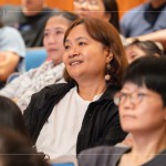 製作人以溫柔又閒適的語調(diào)分享故事，恣意地聆聽著這段奧妙旅程，儘管戶外下著大雨，演奏廳內(nèi)卻是滿滿的感動與溫暖。