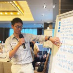 每一張紙都記錄著智慧的成果，新業(yè)職人團隊努力化虛為實，發(fā)掘更多觸動客戶滿意的Wow！時刻。