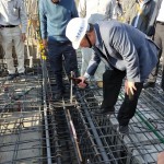 鋼筋安好灑酒敬天地，盼新業(yè)宜家未來興旺，大吉大利！