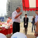 我們?yōu)槲磥頊蕚涞模恢皇墙êB物，也是令人滿意安居的生活。