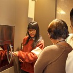 「嵌入式烤箱」正是我們烹調(diào)時的得力助手，時間及溫度的掌控，透過智慧化及自動化，不必在廚房忙得團團轉(zhuǎn)!