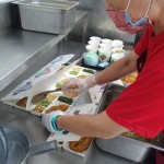 服務(wù)對(duì)象中也有咀嚼不佳、特殊疾病的長(zhǎng)者，由社工及營(yíng)養(yǎng)師評(píng)估後，客製化餐點(diǎn)類型，從中獲得飽足及滿滿的營(yíng)養(yǎng)。