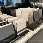 各式面板宛如藝術(shù)品般，直立排列，除了外觀的整體適配性，材質(zhì)是否不易沾附油汙、易於清理，新業(yè)職人所追求的餐廚美學(xué)。