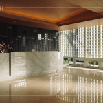 公設(shè)空間以「光盒子」為概念設(shè)計(jì)，利用數(shù)個(gè)玻璃磚貫穿整個(gè)空間，使光影隨著日光恣意變化。