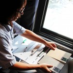 不只是在會(huì)議桌上的研討，建築設(shè)計(jì)師以獨(dú)到眼光，讓板材沐浴於自然光中，找出板材與您匹配的理由。