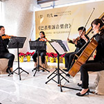 音符的抑揚頓挫，溫柔的感染力，深深療癒著現(xiàn)場聽眾。