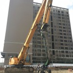 打樁機(jī)有力的臂膀，象徵著大刀闊斧的氣魄，同時(shí)也少不了對於細(xì)節(jié)的精鑄擘劃。