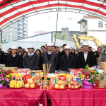 透過聲聲祝福，繫起天地與人之間的對(duì)話，期盼即將開啟的工程順利、人員平安 。