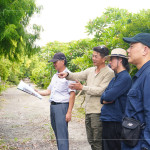 試著從不同方向觀察樹的姿態(tài)，擇樹考量的各層面，任何角度希望達(dá)到美的平衡。