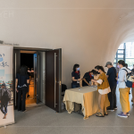 開場前，絡(luò)繹不絕的人潮漫漫湧入，一場臺南在地的奇妙旅程即將展開。