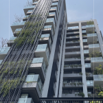 建築體採「類雙十字型立面」設計，達成真正的三面採光，毋須與別戶共用牆壁，通風效果佳。