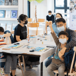 分享鯨魚為何走向陸地?為什麼海裡有好多的垃圾? 孩子們一個個發(fā)表，說出他們的觀察。