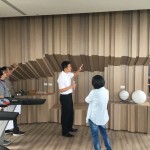 景觀健身房裡的一側，佈滿不規(guī)則而立體的線條，隱身的收納空間透過具現(xiàn)代感的擺設，瞬間進入藝術的魔幻空間。