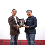 新業(yè)客製化HYDY保溫壺，分享給今天的講師，將這份心意恆溫待續(xù)，如同新業(yè)一如往常的陪伴。