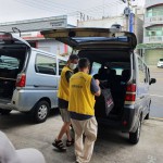 將飯包裝至袋中，再交由志工驅(qū)車前往大臺(tái)中地區(qū)每一個(gè)需要溫暖的角落。