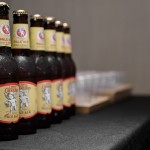 淺嚐精釀啤酒綿延的韻味，交織著微微的酒香，沉浸在輕鬆愜意的氛圍中，讓人不自覺地勾起嘴角。