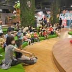 跟著強(qiáng)尼先生一起拍打節(jié)奏，沉浸在充滿Do Re Mi的氛圍裡，邊數(shù)著拍子，邊唱著歌曲，搖搖擺擺的度過(guò)這場(chǎng)森友派對(duì)！