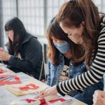 在老師一步步地指導之下，家族們慢慢熟悉每一項素材地使用，漸漸地完成每一份
獨一無二的作品。