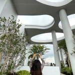 頂樓以天井設計，將綠意律動帶到天際，令人忍不住仰望。