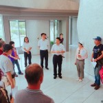 新業(yè)建設邱副總向公會的夥伴們介紹【觀峰】迎賓大廳的結構與設計等概念，彼此分享所見所學與心得。