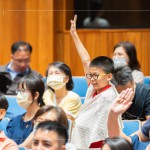 有趣的互動遊戲，猜猜是甚麼昆蟲或是動物的叫聲？製作人不僅分享自然音樂作品，還分享野外採集聲音遇到的有趣故事，讓大小朋友對自然與人文深度走讀。