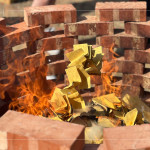 新業(yè)團隊抱著虔誠、喜悅的心，期許內(nèi)心的想望與希冀被聽見，祈願工程平安順利。