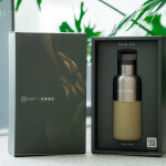 獻(xiàn)上一份溫暖的心意–新業(yè)客製化海迪保溫壺，感謝講師遠(yuǎn)道而來的分享，將新業(yè)的陪伴融入在日常中。