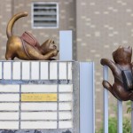 《上學(xué)趣》─莘莘學(xué)子在求學(xué)過程中，除了吸收新知外，與同儕彼此提攜、照應(yīng)、互助，也是一個學(xué)生時期歡樂的記憶。