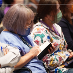 記錄著藝術(shù)家說的一字一句，句句都是腳踏實地、深入人心的啟發(fā)，就像是藝術(shù)家分享著所記錄的種種美好片刻。