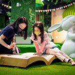 新業(yè)的同仁也參與其中，化身場(chǎng)邊的守護(hù)者，與孩子們一同分享故事，自由自在的在書(shū)海中遨遊。