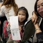 客服人員在簽約時與住戶的一面之緣，落下深深的印象，孩子主動熱情地與客服人員分享自己的畫作。