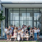 7月的夏日時節(jié)，相約新業(yè)家人與孩子們，揮灑生活的熱情與創(chuàng)意，用心的當(dāng)下，擁有一刻沉靜，度過美好的陶作時光。